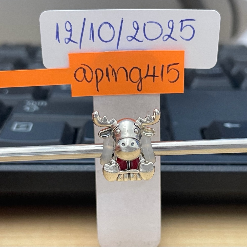 Pandora Canada Moose Maple Leaf Charm